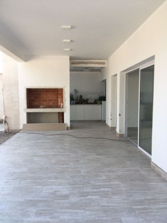 DUPLEX EN VENTA BARRIO PROFESIONALES (atrás de  UCASAL)
