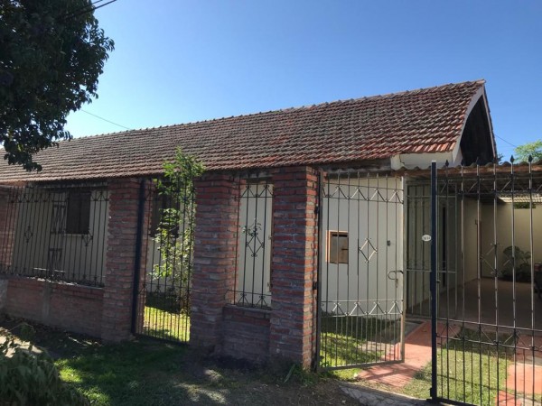 ALQUILER DE CASA - BARRIO BANCARIO