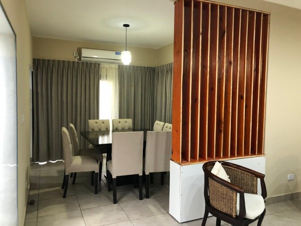 Hermosa casa remodelada