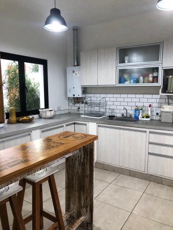 Hermosa casa remodelada