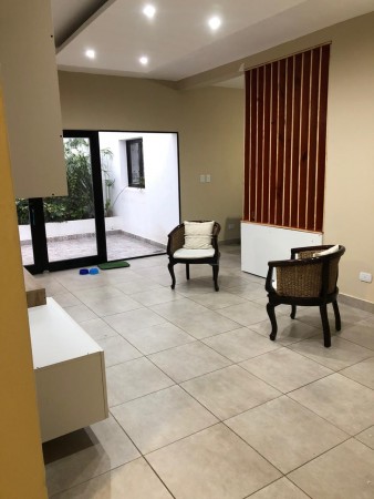 Hermosa casa remodelada