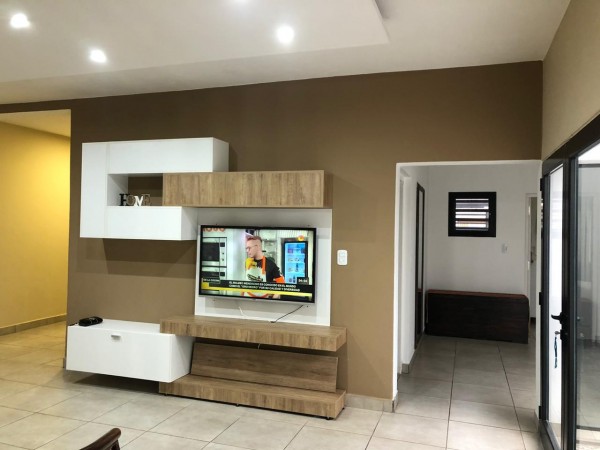 Hermosa casa remodelada