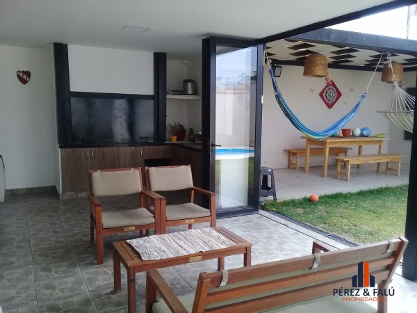 Espectacular Casa en Huaico