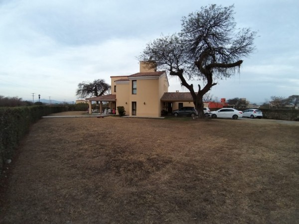 Hermosa Casa en Venta en La Fidelina! Excelente Ubicación