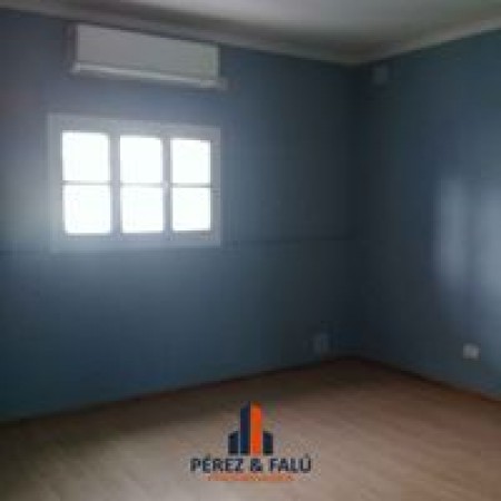 Propiedad en alquiler ideal consultorios en calle España 1500.