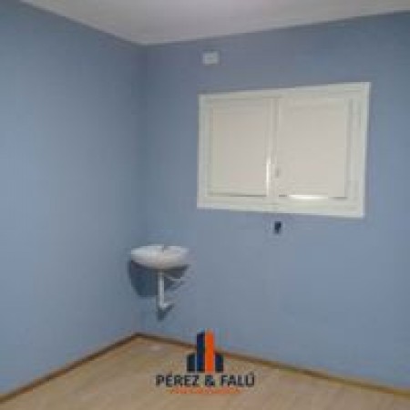 Propiedad en alquiler ideal consultorios en calle España 1500.