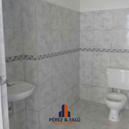 Propiedad en alquiler ideal consultorios en calle España 1500.