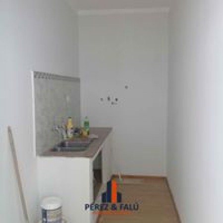 Propiedad en alquiler ideal consultorios en calle España 1500.