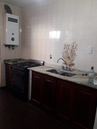 EN VENTA AMPLIO DEPARTAMENTO