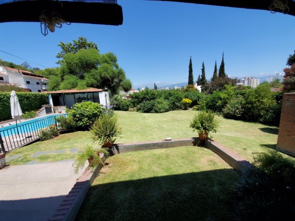 Casa esquina en Bo Tres Cerritos, zona primera rotonda
