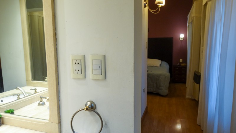 EN VENTA! CAMINO A CERRILLOS - CASA EN BARRIO PRIVADO LOS OLMOS, 2 TERRENOS JUNTOS! A 10 MINUTOS DEL CENTRO.