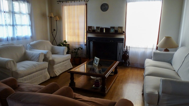 EN VENTA! CAMINO A CERRILLOS - CASA EN BARRIO PRIVADO LOS OLMOS, 2 TERRENOS JUNTOS! A 10 MINUTOS DEL CENTRO.