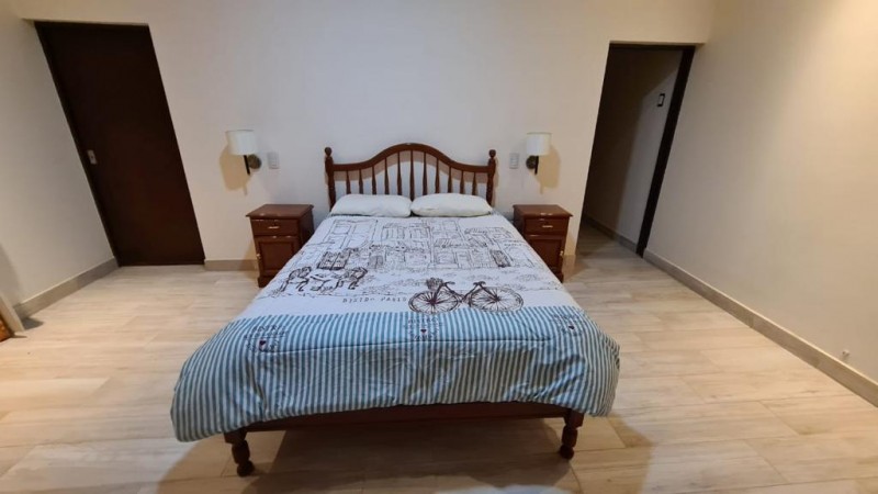 CASA EN ALQUILER - BARRIO CERRADO LOS OLMOS (Camino a Cerrillos)