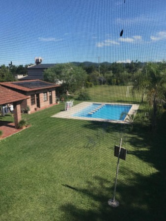 CASA EN ALQUILER - BARRIO CERRADO LOS OLMOS (Camino a Cerrillos)
