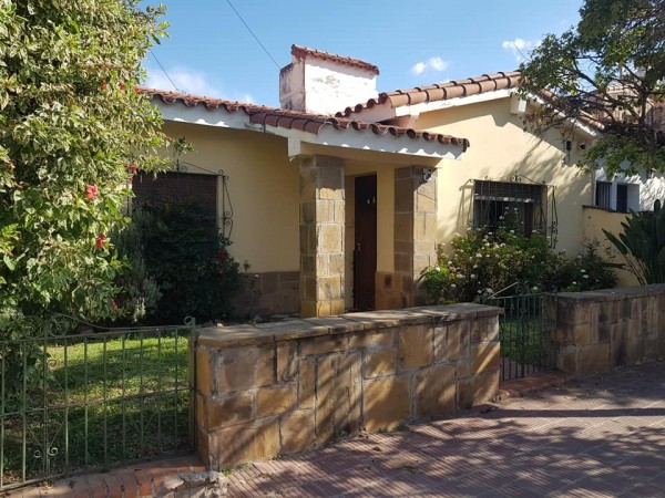 CASA  ZONA  MONUMENTO GUEMES  /  SHOPPING ALTO NOA