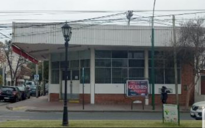 EN ALQUILER! LOCAL COMERCIAL AV. ENTRE RIOS ESQ. 25 DE MAYO