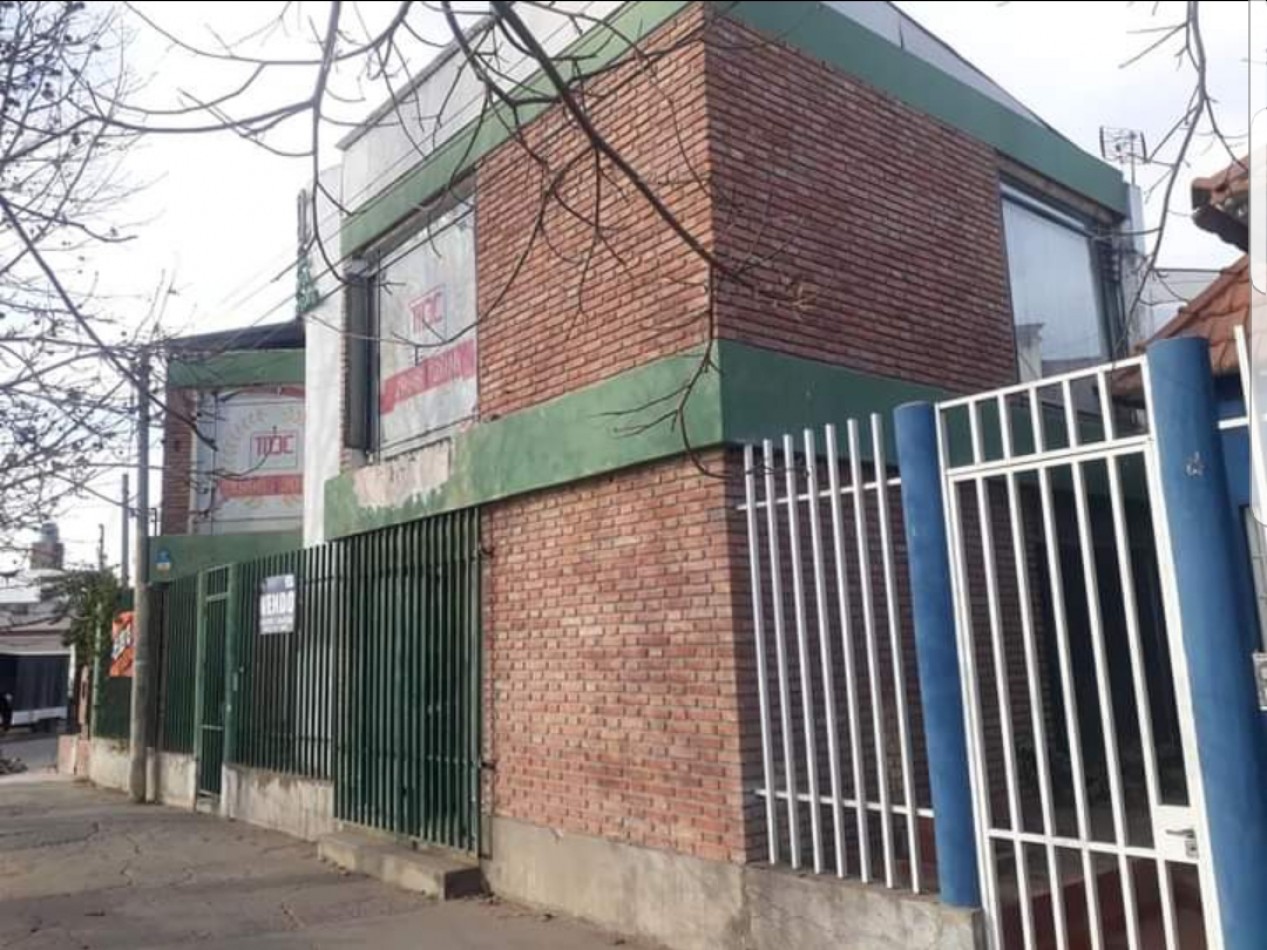 EN VENTA! CASA CON  2 TALLERES EN B° EL TRIBUNO - IDEAL P/ PYMES !