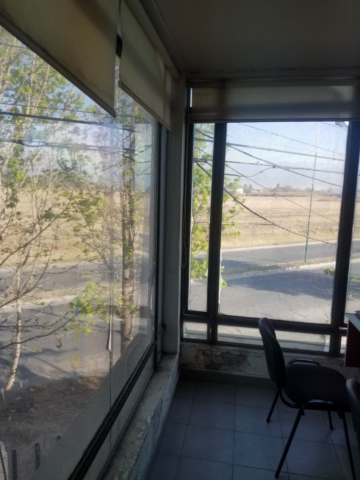 EN VENTA! CASA CON  2 TALLERES EN B° EL TRIBUNO - IDEAL P/ PYMES !