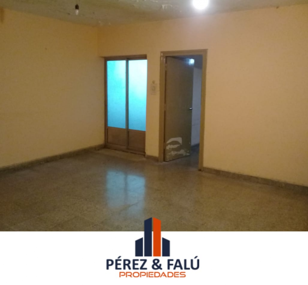 Casa a Reciclar en Leguizamon al 900