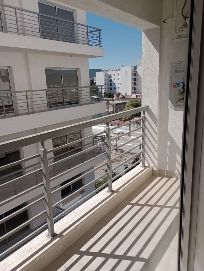 DEPARTAMENTO AMOBLADO DE CATEGORIA CERCA DE PLAZA ALVARADO