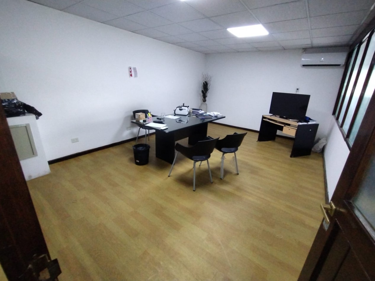 Importante Local Comercial Centrico - Zona calle Pellegrini