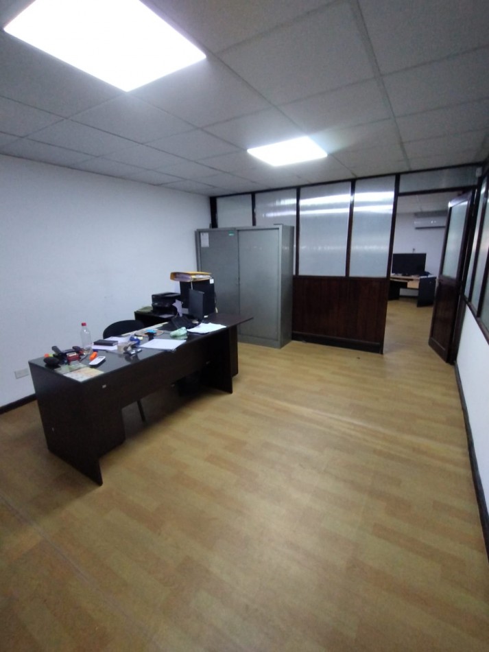 Importante Local Comercial Centrico - Zona calle Pellegrini