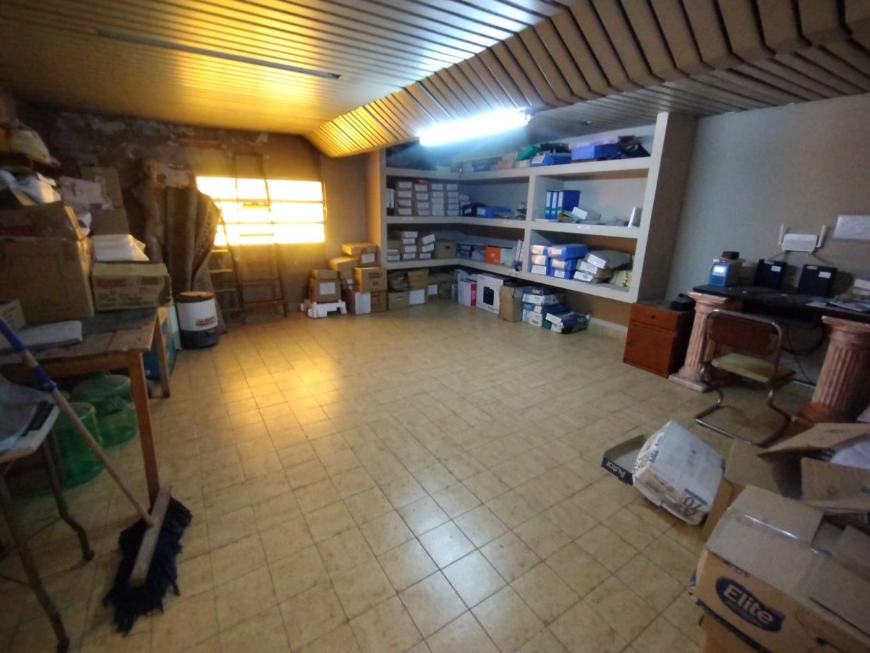 Importante Local Comercial Centrico - Zona calle Pellegrini