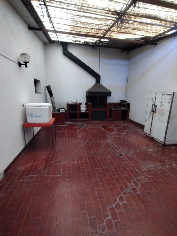 Importante Local Comercial Centrico - Zona calle Pellegrini