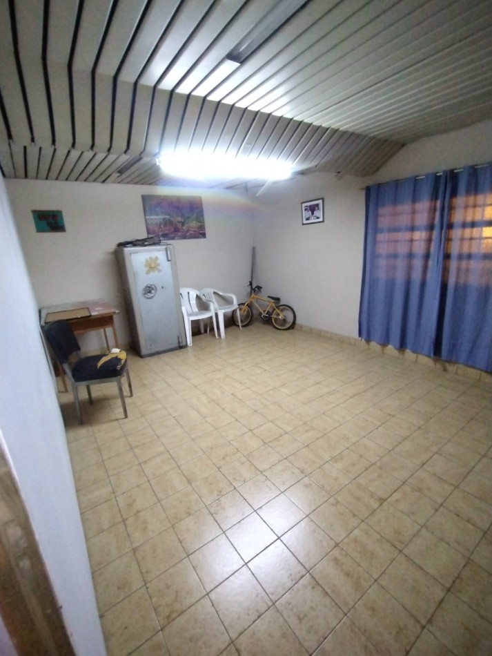 Importante Local Comercial Centrico - Zona calle Pellegrini