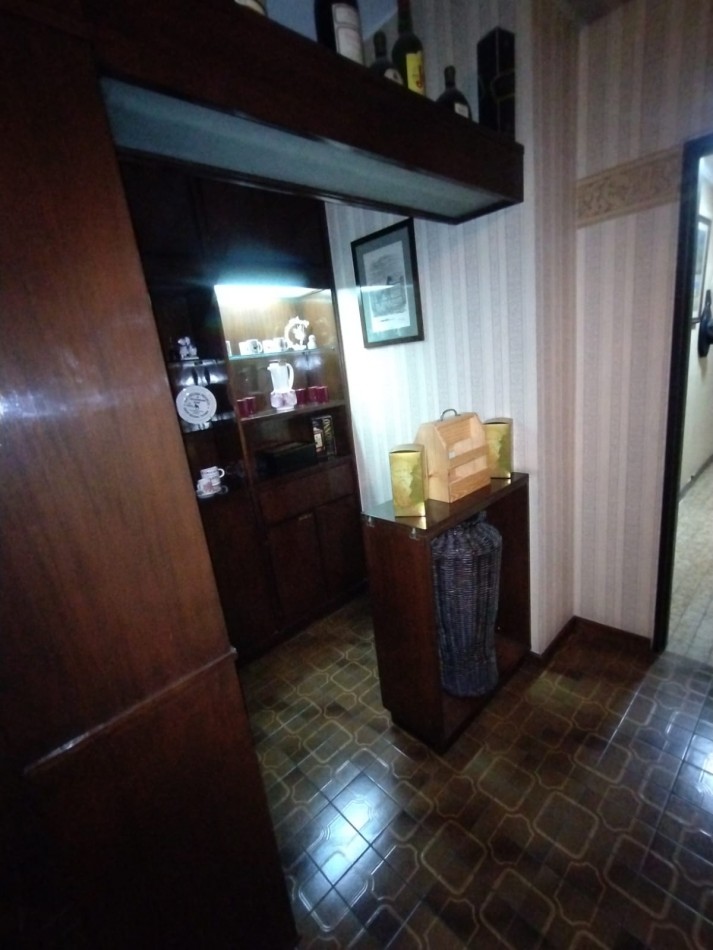 Importante Local Comercial Centrico - Zona calle Pellegrini