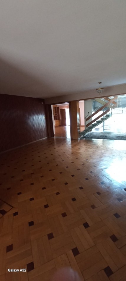 Importante Propiedad - Casa Zona Centro - Dean Funes 400
