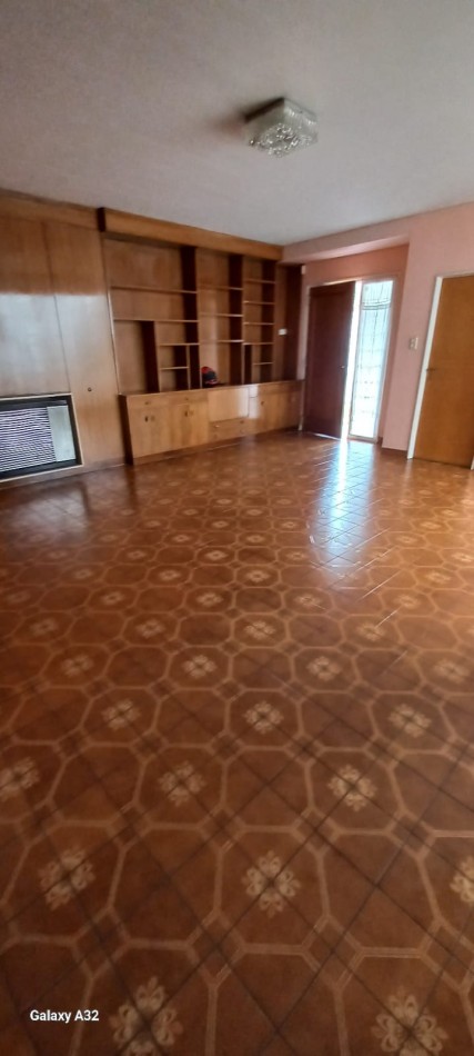 Importante Propiedad - Casa Zona Centro - Dean Funes 400