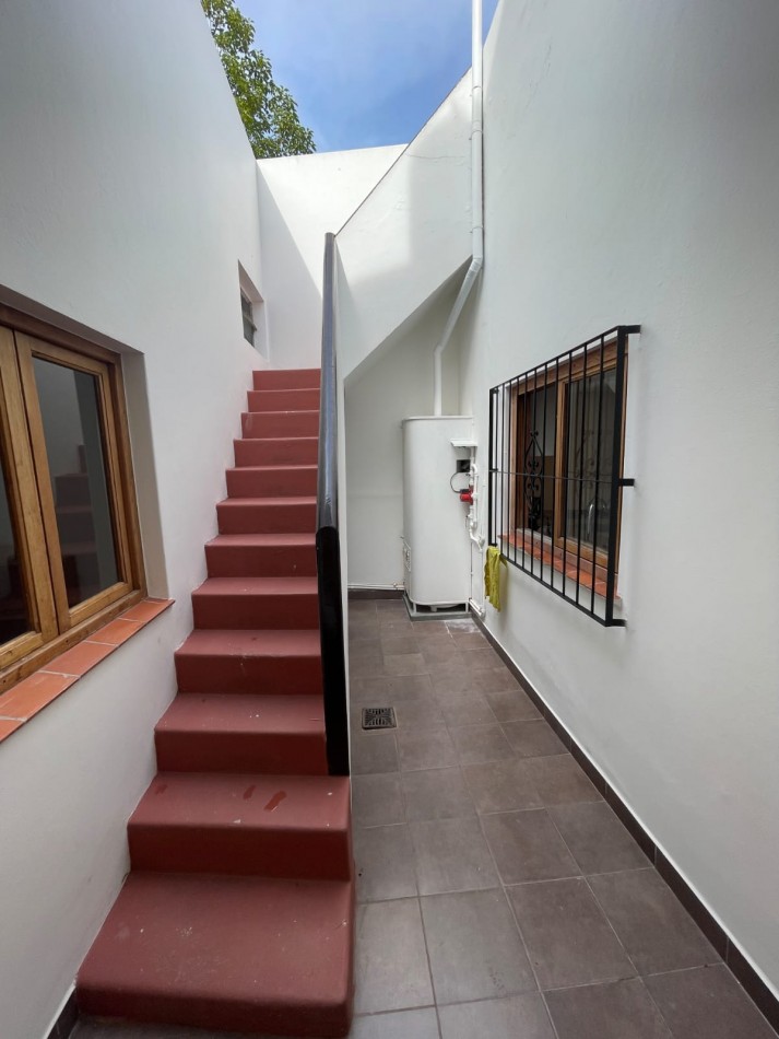 IMPORTANTE CASA ZONA CERRO SAN BERNARDO