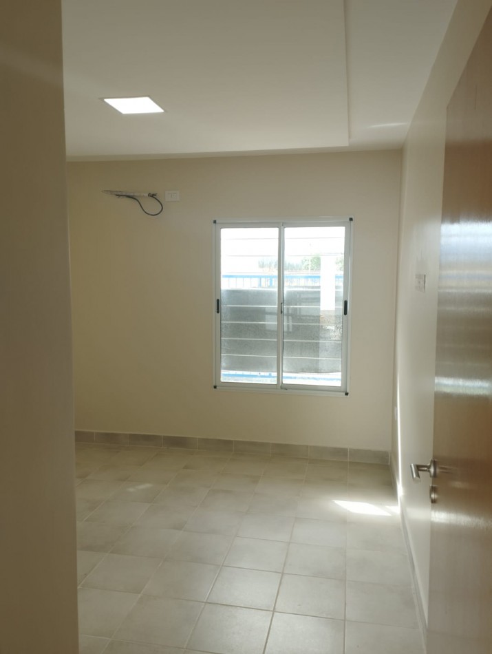 CASA A ESTRENAR EN URBANIZACION  LA JORGELINA 
