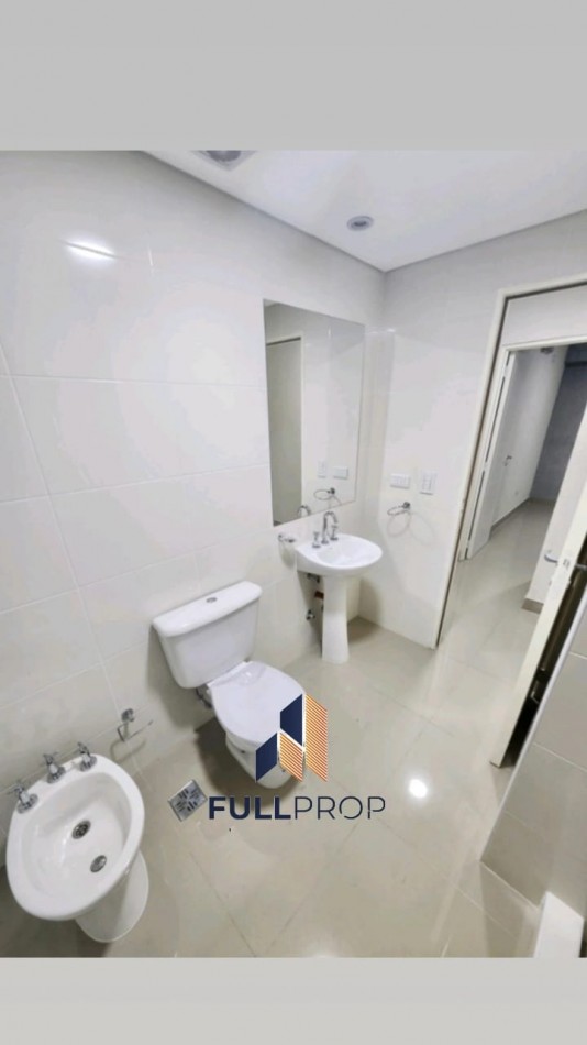 Departamento de 2 dormitorios en alquiler con cochera
