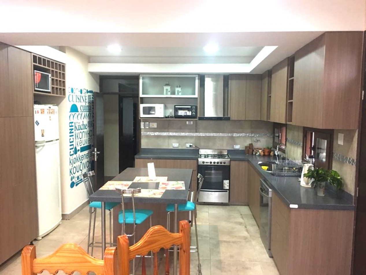 CASA EN ALQUILER - BARRIO PRIVADO LOS OLMOS (Cerrillos)