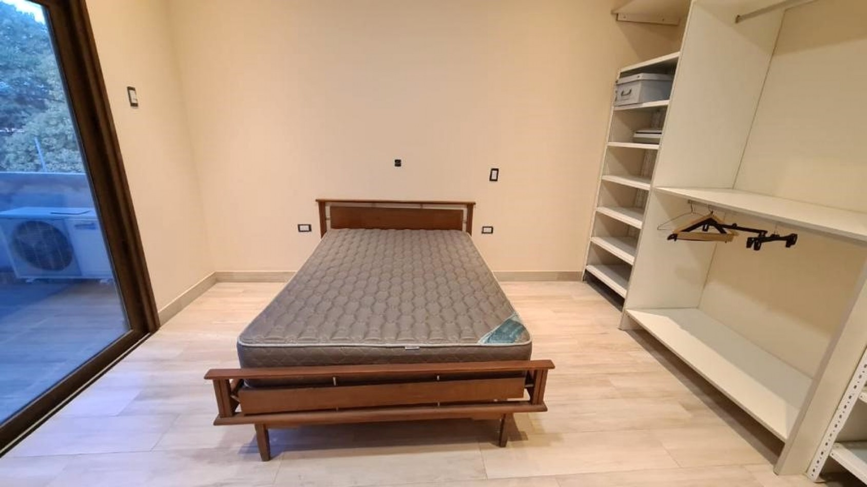 CASA EN ALQUILER - BARRIO PRIVADO LOS OLMOS (Cerrillos)