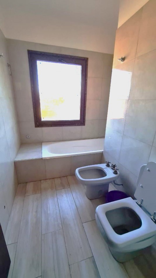 CASA EN ALQUILER - BARRIO PRIVADO LOS OLMOS (Cerrillos)