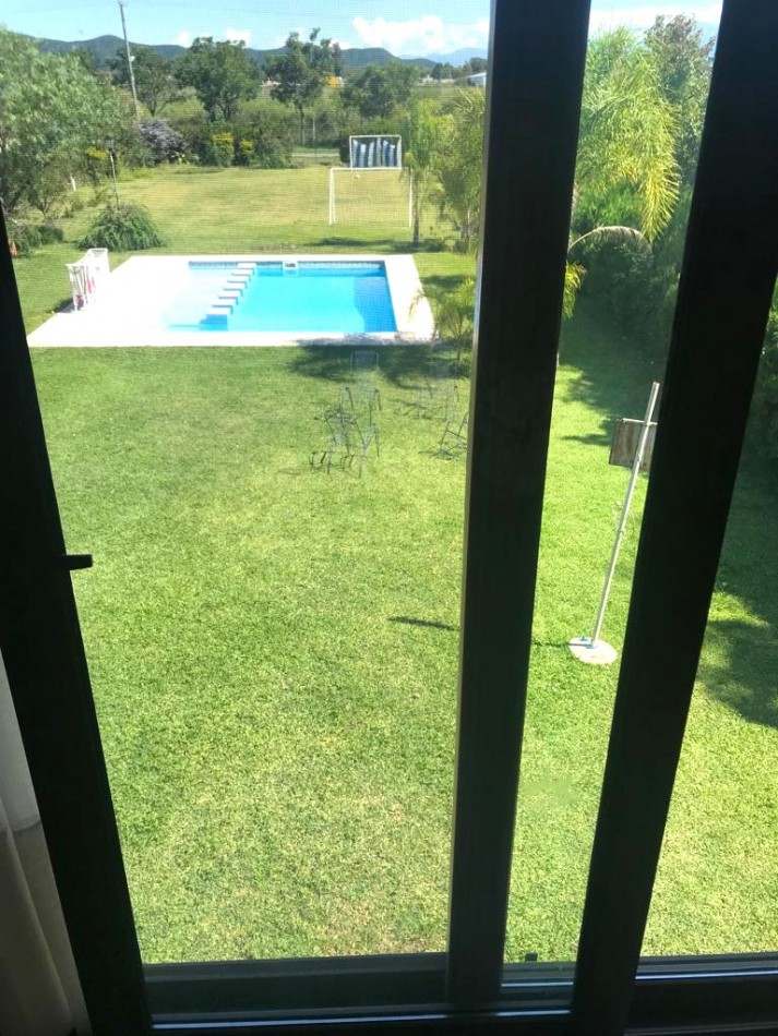 CASA EN ALQUILER - BARRIO PRIVADO LOS OLMOS (Cerrillos)