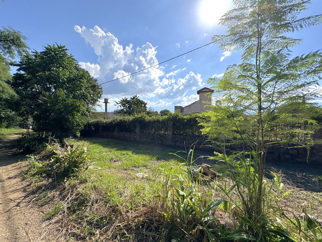 PROPIEDAD CON AMPLIO TERRENO EN TRES CERRITOS