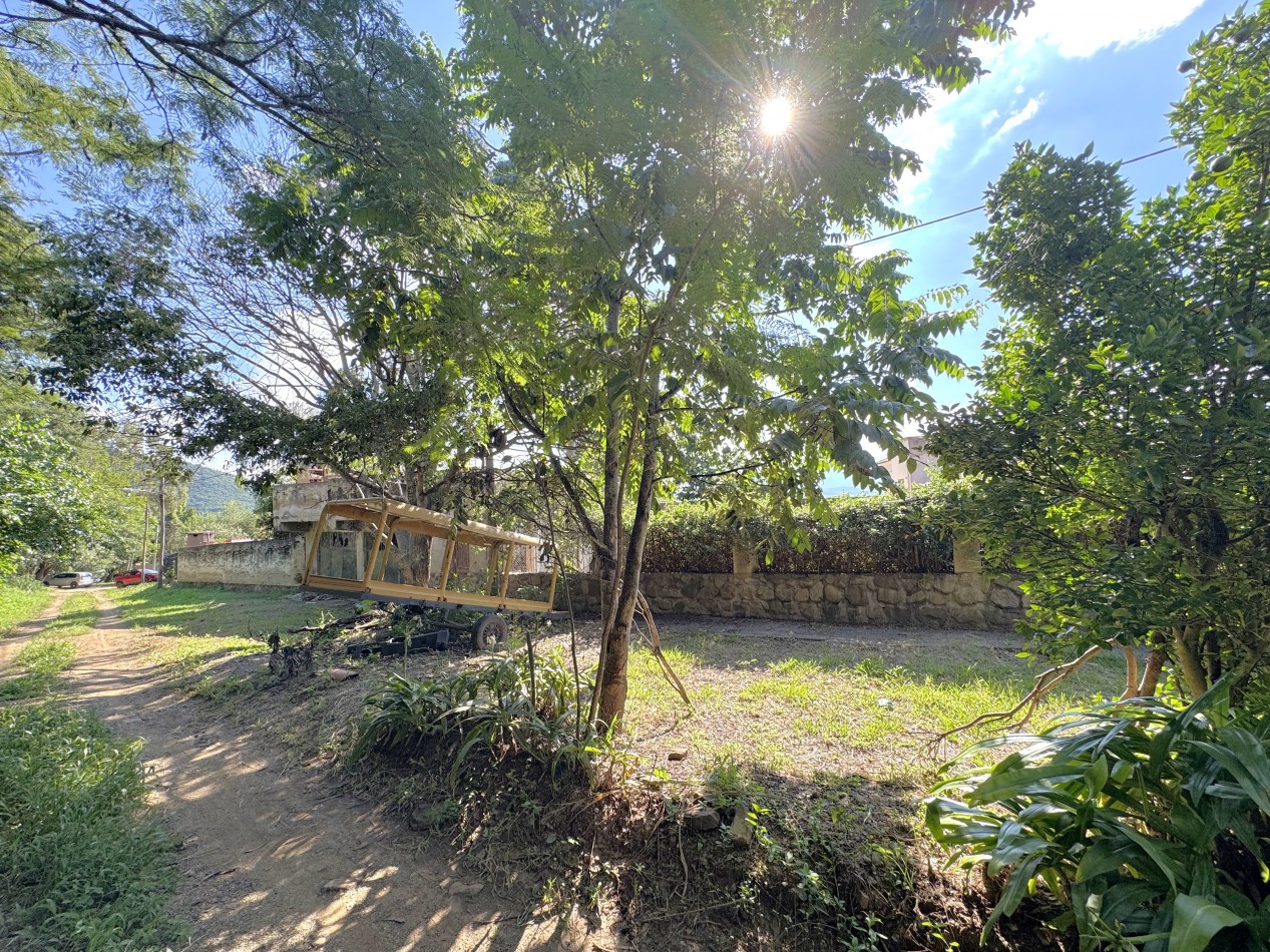 PROPIEDAD CON AMPLIO TERRENO EN TRES CERRITOS