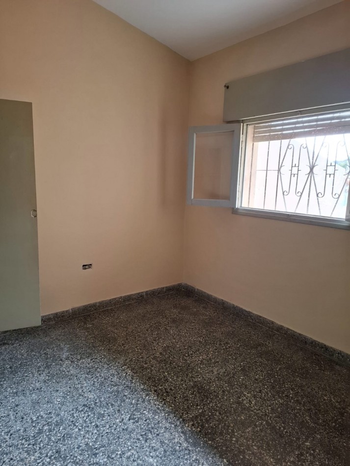 PROPIEDAD CON AMPLIO TERRENO EN TRES CERRITOS