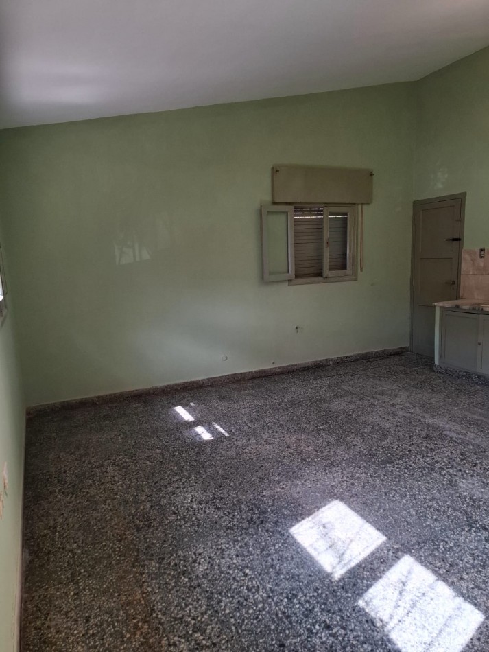 PROPIEDAD CON AMPLIO TERRENO EN TRES CERRITOS