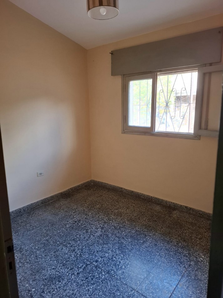 PROPIEDAD CON AMPLIO TERRENO EN TRES CERRITOS