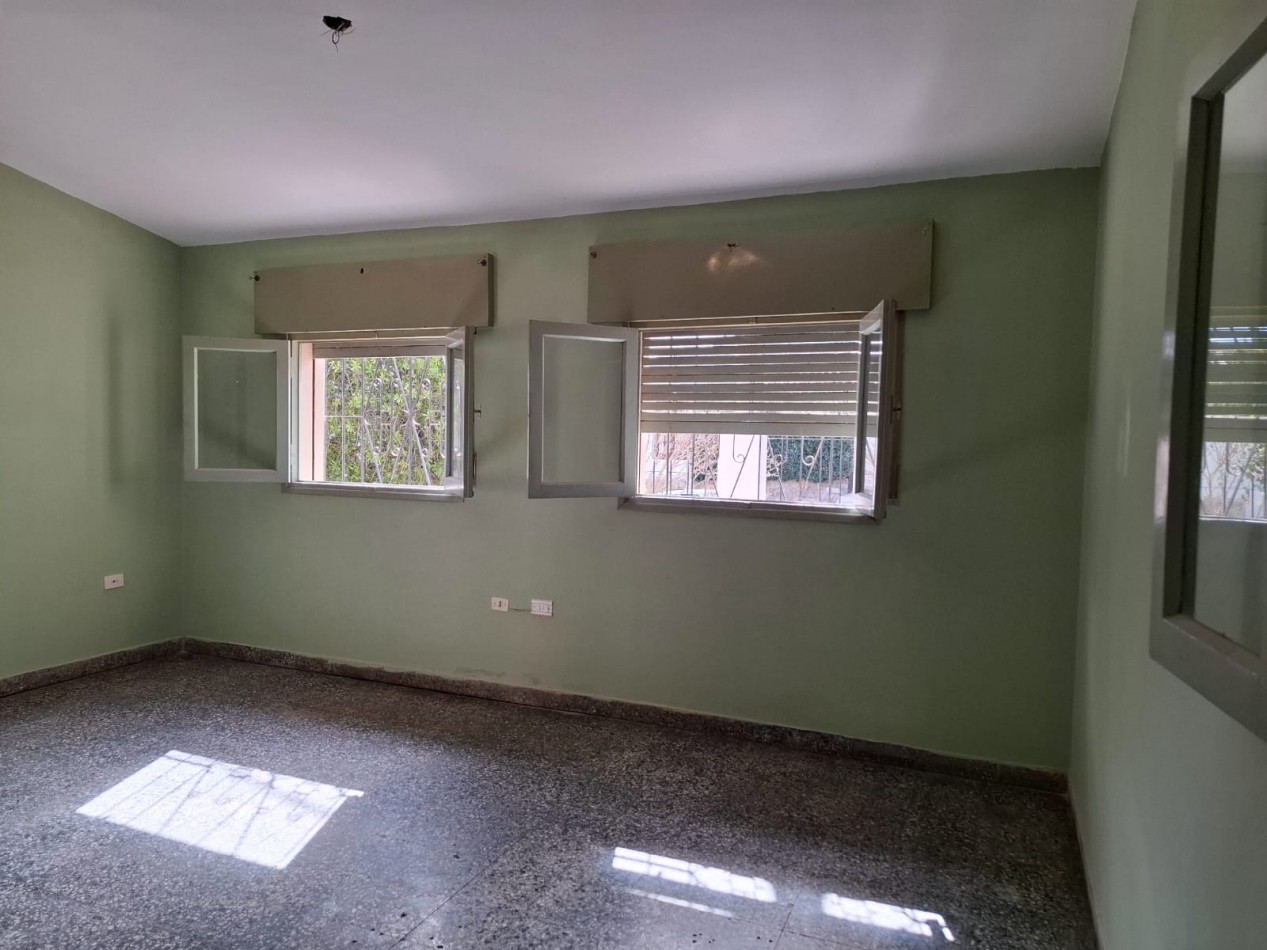 PROPIEDAD CON AMPLIO TERRENO EN TRES CERRITOS