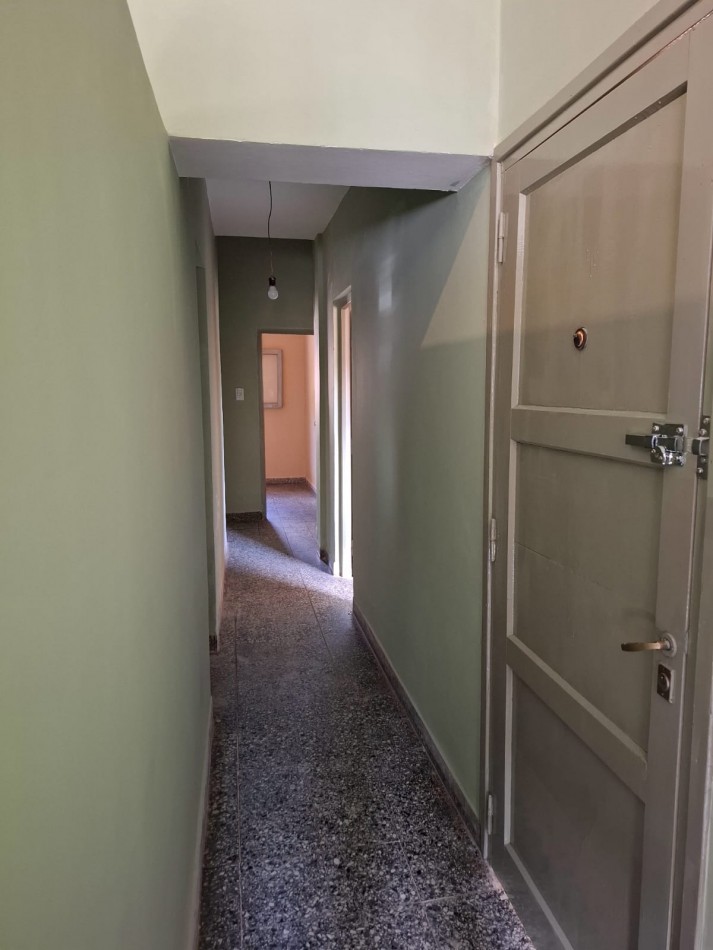 PROPIEDAD CON AMPLIO TERRENO EN TRES CERRITOS