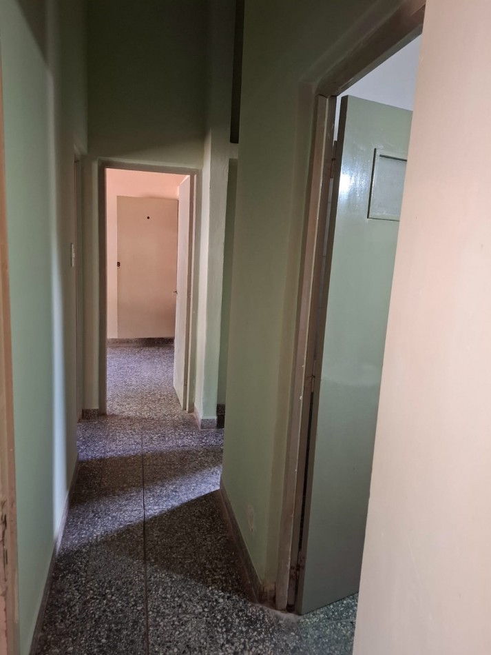 PROPIEDAD CON AMPLIO TERRENO EN TRES CERRITOS