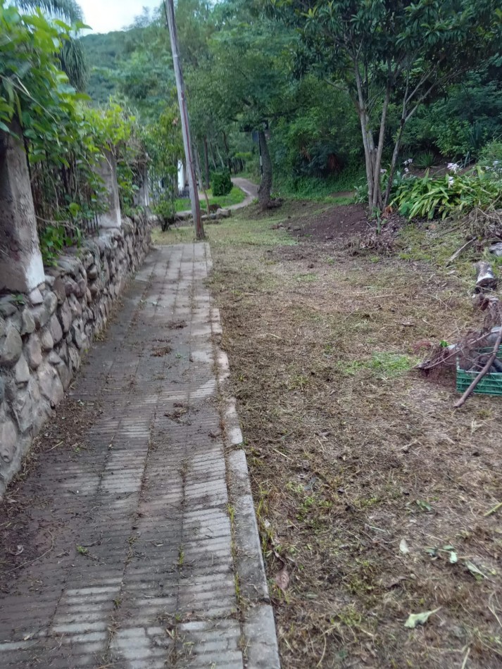 PROPIEDAD CON AMPLIO TERRENO EN TRES CERRITOS