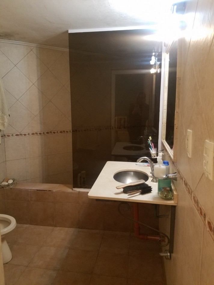 EN VENTA! CASA CON  2 TALLERES EN B° EL TRIBUNO - IDEAL P/ PYMES !
