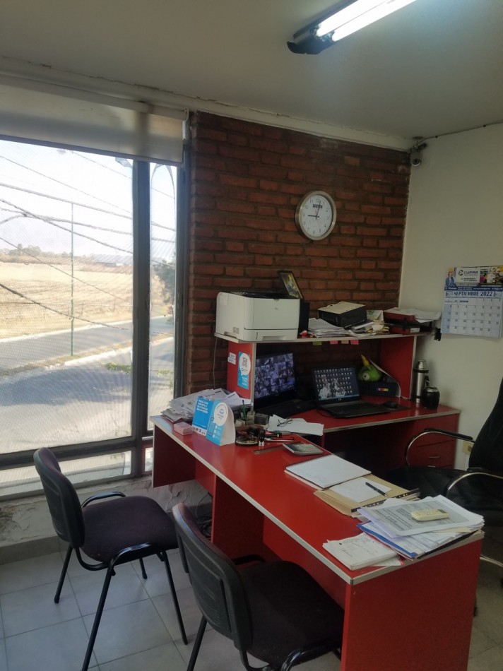 EN VENTA! CASA CON  2 TALLERES EN B° EL TRIBUNO - IDEAL P/ PYMES !